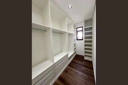 Casa à venda com 418m², 4 quartos e 4 vagas