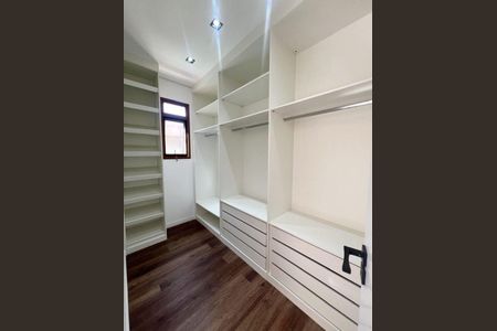 Casa à venda com 418m², 4 quartos e 4 vagas