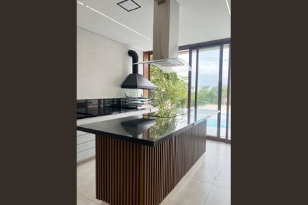 Casa à venda com 418m², 4 quartos e 4 vagas