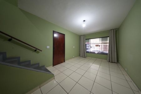 Casa à venda com 135m², 3 quartos e 2 vagasSala