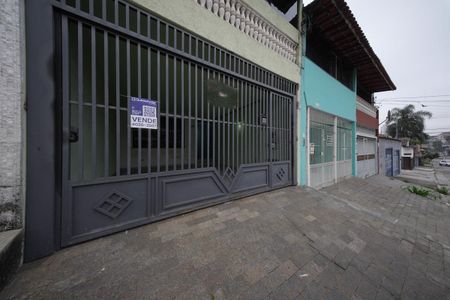 Casa à venda com 135m², 3 quartos e 2 vagasFachada