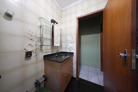 Casa à venda com 135m², 3 quartos e 2 vagasBanheiro
