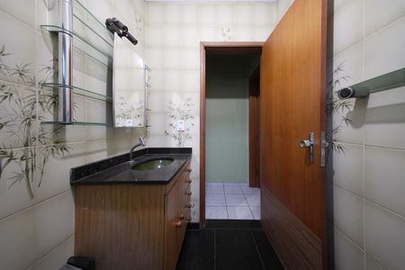 Casa à venda com 135m², 3 quartos e 2 vagasBanheiro