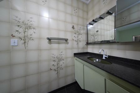 Casa à venda com 135m², 3 quartos e 2 vagasBanheiro da Suíte