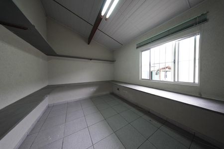 Casa à venda com 135m², 3 quartos e 2 vagasEscritório