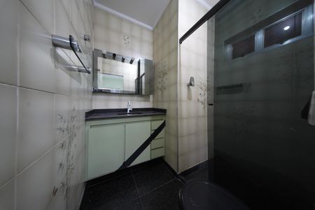 Casa à venda com 135m², 3 quartos e 2 vagasBanheiro da Suíte