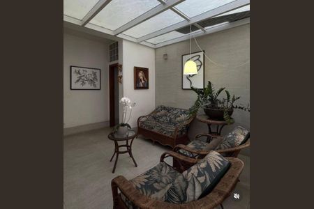Casa à venda com 4 quartos, 500m² em Cidade Nova, Belo Horizonte