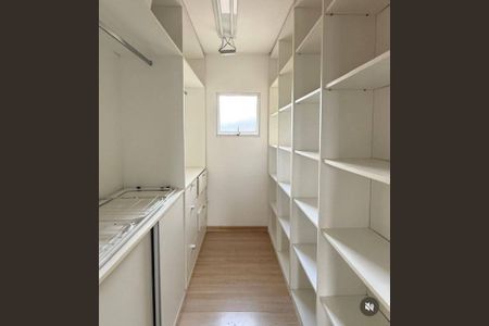Casa à venda com 4 quartos, 500m² em Cidade Nova, Belo Horizonte