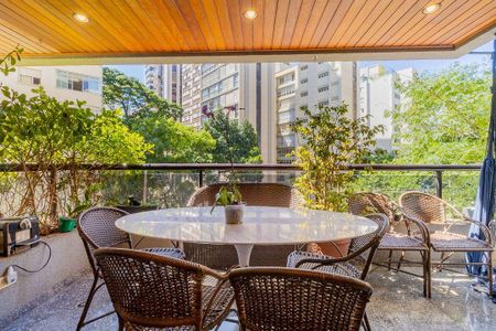 Apartamento à venda com 240m², 4 quartos e 3 vagas