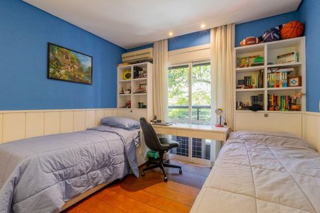 Apartamento à venda com 240m², 4 quartos e 3 vagas