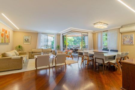 Apartamento à venda com 240m², 4 quartos e 3 vagas