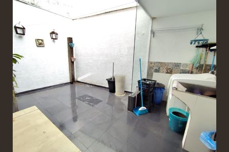 Casa à venda com 166m², 3 quartos e 3 vagas