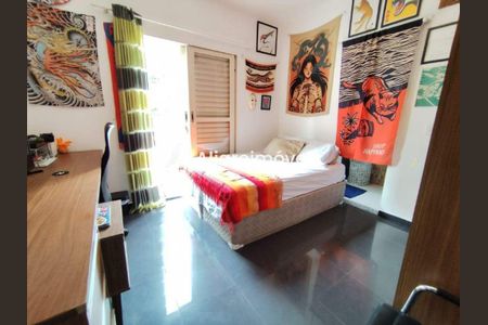 Casa à venda com 166m², 3 quartos e 3 vagas