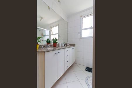 Apartamento à venda com 115m², 3 quartos e 2 vagas Apartamento à venda com 115m², 3 quartos e 2 vagasSuíte 1 - Banheiro