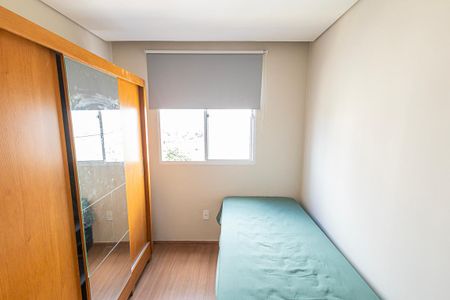 Quarto 1 de apartamento para alugar com 2 quartos, 44m² em Mantiqueira, Belo Horizonte