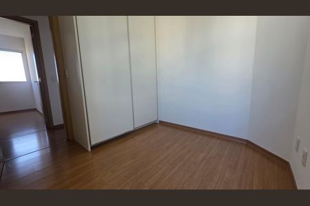 Apartamento para alugar com 4 quartos, 115m² em Estoril, Belo Horizonte