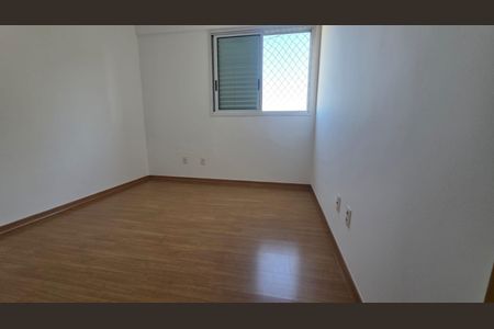 Apartamento para alugar com 4 quartos, 115m² em Estoril, Belo Horizonte