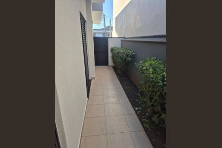 Casa de condomínio para alugar com 212m², 3 quartos e 4 vagas