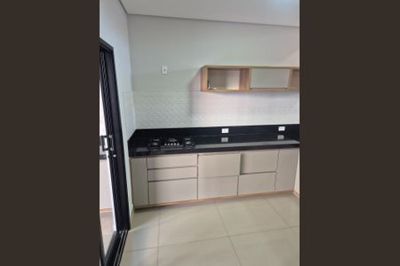 Casa de condomínio para alugar com 212m², 3 quartos e 4 vagas