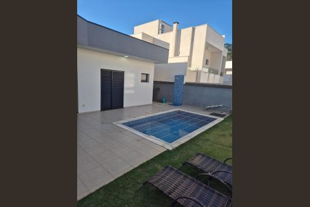 Casa de condomínio para alugar com 212m², 3 quartos e 4 vagas