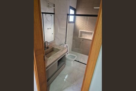 Casa de condomínio para alugar com 212m², 3 quartos e 4 vagas