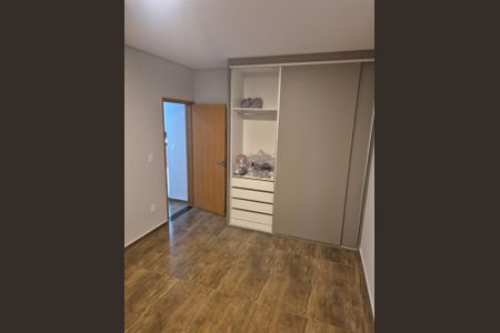 Casa de condomínio para alugar com 212m², 3 quartos e 4 vagas