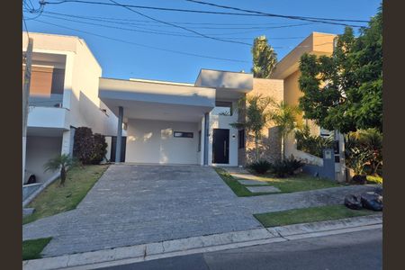 Casa de condomínio para alugar com 212m², 3 quartos e 4 vagas