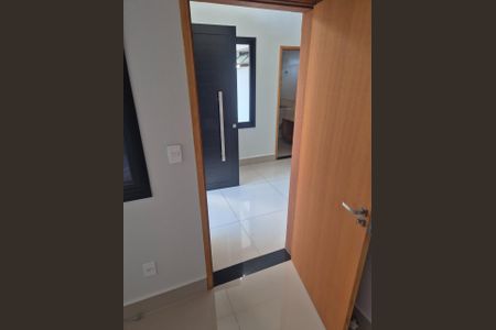 Casa de condomínio para alugar com 212m², 3 quartos e 4 vagas