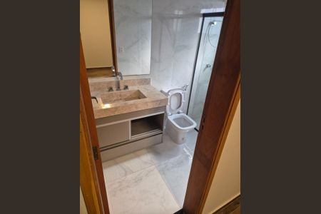 Casa de condomínio para alugar com 212m², 3 quartos e 4 vagas