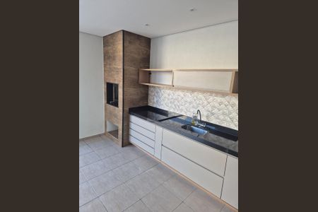 Casa de condomínio para alugar com 212m², 3 quartos e 4 vagas