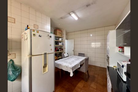 Casa para alugar com 320m², 3 quartos e 6 vagas Casa para alugar com 320m², 3 quartos e 6 vagasCozinha