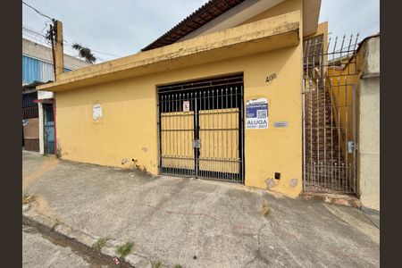 Casa para alugar com 320m², 3 quartos e 6 vagas Casa para alugar com 320m², 3 quartos e 6 vagasFachada