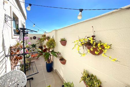 Apartamento à venda com 85m², 2 quartos e 1 vaga Apartamento à venda com 85m², 2 quartos e 1 vagaVaranda