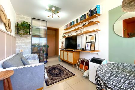 Apartamento à venda com 85m², 2 quartos e 1 vaga Apartamento à venda com 85m², 2 quartos e 1 vagaSala