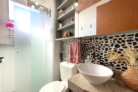 Apartamento à venda com 85m², 2 quartos e 1 vaga Apartamento à venda com 85m², 2 quartos e 1 vagaBanheiro