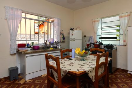 Casa à venda com 170m², 2 quartos e 1 vaga Casa à venda com 170m², 2 quartos e 1 vagaCozinha
