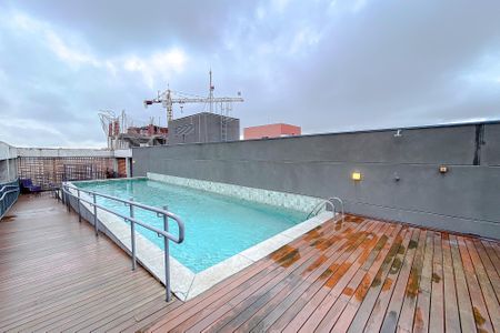 Studio à venda com 27m², 1 quarto e sem vaga Studio à venda com 27m², 1 quarto e sem vagaÁrea comum - Piscina