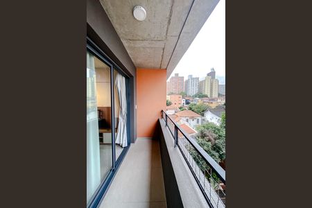 Studio à venda com 27m², 1 quarto e sem vaga Studio à venda com 27m², 1 quarto e sem vagaVaranda