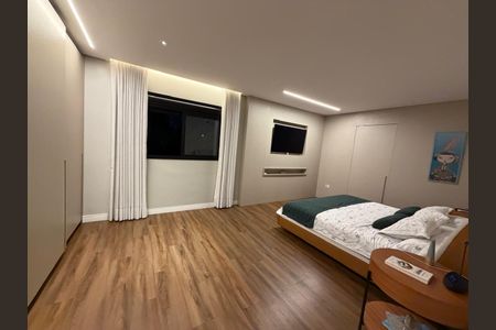 Casa de condomínio à venda com 213m², 3 quartos e 2 vagas Casa de condomínio à venda com 213m², 3 quartos e 2 vagasQuarto