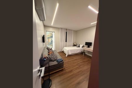Casa de condomínio à venda com 213m², 3 quartos e 2 vagas Casa de condomínio à venda com 213m², 3 quartos e 2 vagasQuarto