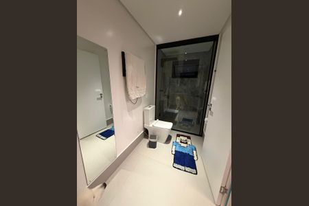 Casa de condomínio à venda com 213m², 3 quartos e 2 vagas Casa de condomínio à venda com 213m², 3 quartos e 2 vagasBanheiro