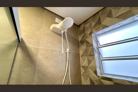 Casa para alugar com 100m², 2 quartos e sem vagaBanheiro da Suíte