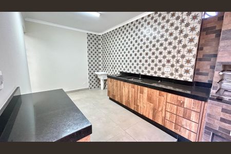Casa para alugar com 100m², 2 quartos e sem vagaÁrea de Serviço