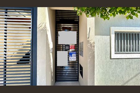 Casa para alugar com 100m², 2 quartos e sem vagaPlaca instalada na fachada do imóvel 