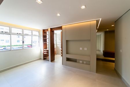 Apartamento para alugar com 70m², 2 quartos e 1 vagaSala