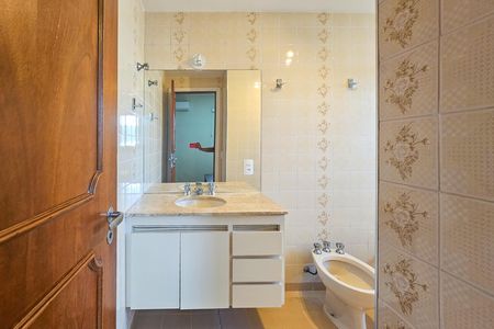Apartamento para alugar com 117m², 3 quartos e 1 vaga