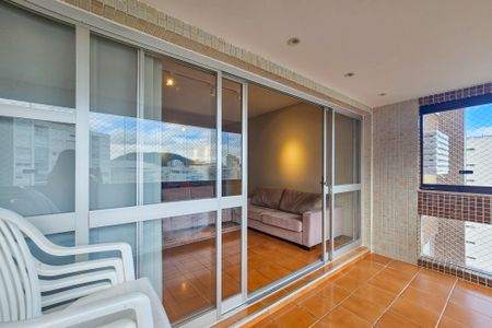 Apartamento para alugar com 117m², 3 quartos e 1 vaga