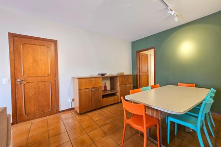 Apartamento para alugar com 117m², 3 quartos e 1 vaga