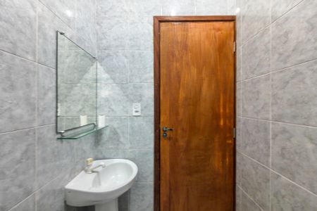 Casa para alugar com 130m², 2 quartos e 1 vagaBanheiro 