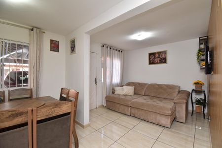 Sala de casa de condomínio para alugar com 3 quartos, 180m² em Hauer, Curitiba